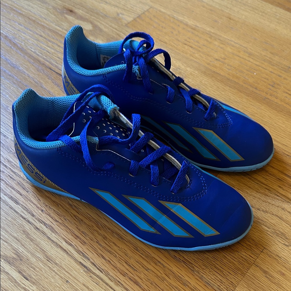 Adidas indoor soccer/futsal shoes - size 2.5